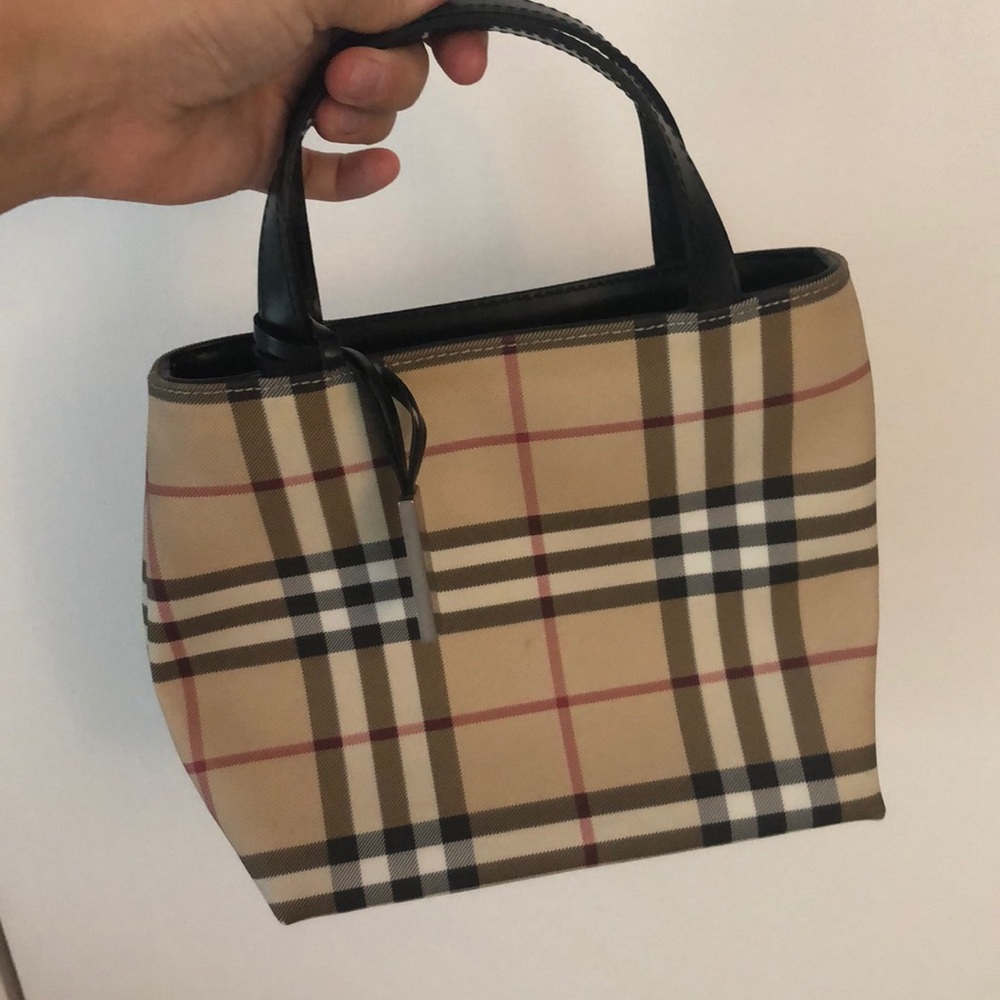Burberry purse
